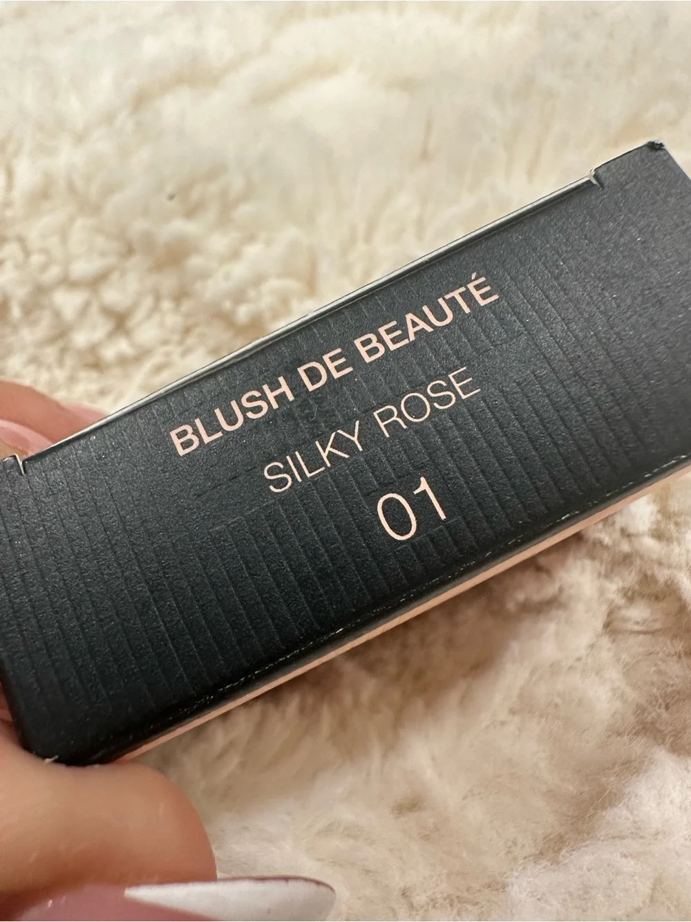 Gucci Luminous Matte Powder Blush- silky rose